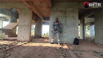 Masturbando Escondido Na Obra thumbnail