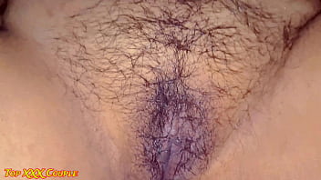 सर्दियों में मैंनें अपनी सौतेली बहन को कम्बल में चोदा।