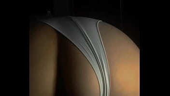 Madrasta com calcinha de lado filmada por câmera escondida pelo enteado a gostosa asmr no dogging