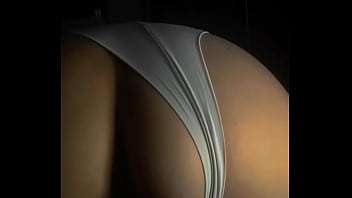 Madrasta com calcinha de lado filmada por câmera escondida pelo enteado a gostosa asmr no dogging