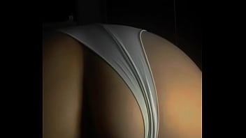 Madrasta com calcinha de lado filmada por câmera escondida pelo enteado a gostosa asmr no dogging