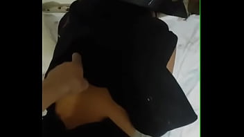 Rica culona con máscara de wolverine