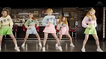 Suruba de lésbicas no meio do deserto