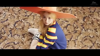 Suruba de lésbicas no meio do deserto