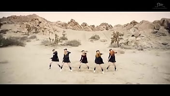 Suruba de lésbicas no meio do deserto