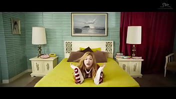 Suruba de lésbicas no meio do deserto