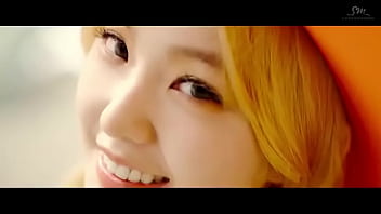 Suruba de lésbicas no meio do deserto