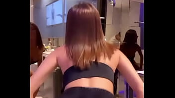 Safadinha do insta de bikini rebolando pra gente