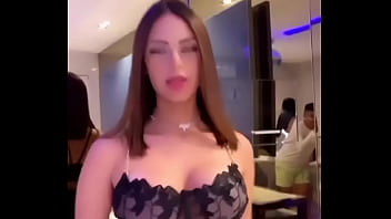 Safadinha do insta de bikini rebolando pra gente