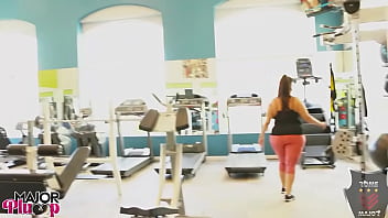 Sofia rose eye fucks rome major in gym flirting turned pussy pounding