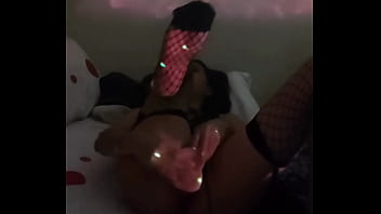 No aguante las ganas de que mi mejor amigo se uniera a cogerme