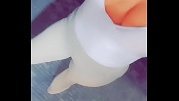 Sub showing off body