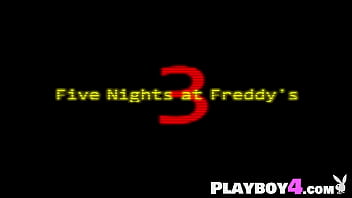 Sexy babe exposed sexy body and enjoyed hot posing