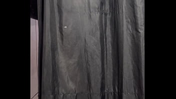 Um homem entro dentro vestuário de uma loja e me fodeu todinha com vontade sem camisinha