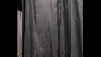 Um homem entro dentro vestuário de uma loja e me fodeu todinha com vontade sem camisinha