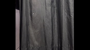 Um homem entro dentro vestuário de uma loja e me fodeu todinha com vontade sem camisinha