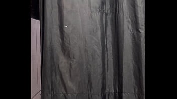 Um homem entro dentro vestuário de uma loja e me fodeu todinha com vontade sem camisinha