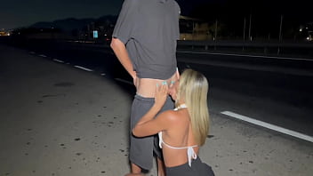 Esposa dando pra um estranho no meio da via pública rj