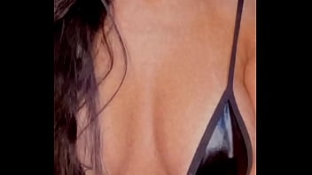 Ele descobre que meu marido está me traindo então decido experimentar o pau do melhor amigo dele