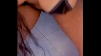 Ele descobre que meu marido está me traindo então decido experimentar o pau do melhor amigo dele