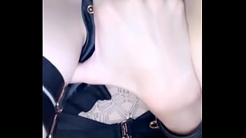 Alt slut rubs her cunt