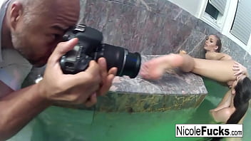 Sexy babes get wet together