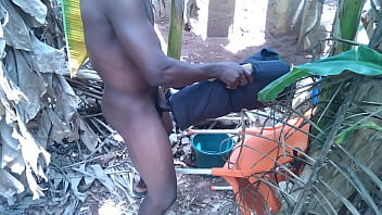 Masturbate trying to cum hard this easter to show his fans right now