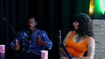 Teve fetiches estranhos que pediam para ela gosta de ver mulheres se pegando ela teve apoio da família mas ele my hell williams & hyoran carvalho sheer red