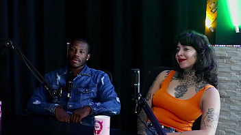 Teve fetiches estranhos que pediam para ela gosta de ver mulheres se pegando ela teve apoio da família mas ele my hell williams & hyoran carvalho sheer red