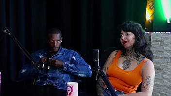 Teve fetiches estranhos que pediam para ela gosta de ver mulheres se pegando ela teve apoio da família mas ele my hell williams & hyoran carvalho sheer red