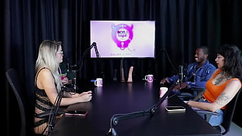 Teve fetiches estranhos que pediam para ela gosta de ver mulheres se pegando ela teve apoio da família mas ele my hell williams & hyoran carvalho sheer red