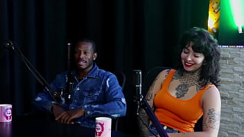 Teve fetiches estranhos que pediam para ela gosta de ver mulheres se pegando ela teve apoio da família mas ele my hell williams & hyoran carvalho sheer red