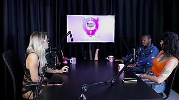 Teve fetiches estranhos que pediam para ela gosta de ver mulheres se pegando ela teve apoio da família mas ele my hell williams & hyoran carvalho sheer red