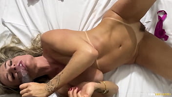 Loira milf chupa o negão e ele soca forte no bucetão molhado dela – fabi drumond