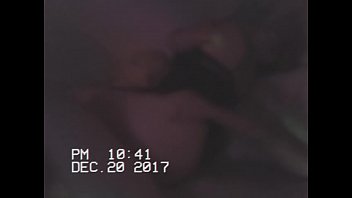 Grabando a mi novia con luces de discoteca