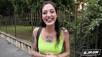 Bjraw brisen models for a facial