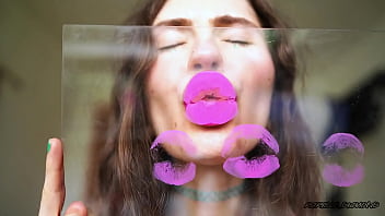 Naughty noisy pinky kiss