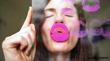 Naughty noisy pinky kiss