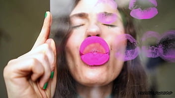 Naughty noisy pinky kiss