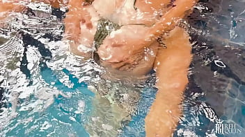 Dei gostoso para o meu amigo liu público