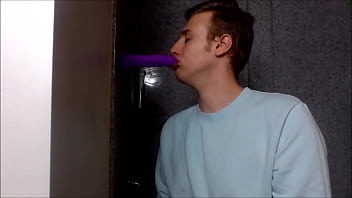 Pretty Twink Sucks You Dry thumbnail