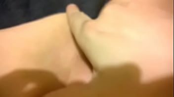 Pajeandose riquísimo su conchita humeda