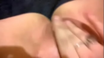 Pajeandose riquísimo su conchita humeda