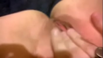 Pajeandose riquísimo su conchita humeda