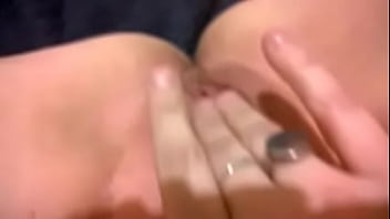 Pajeandose riquísimo su conchita humeda