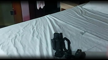 A loira casada safada com fogo na buceta deu ate nos bastidores com a camera desligada