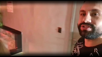 A loira casada safada com fogo na buceta deu ate nos bastidores com a camera desligada