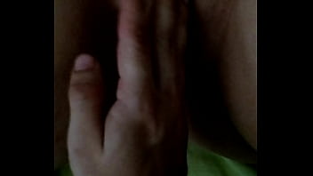 Arrombando a esposa com os dedos