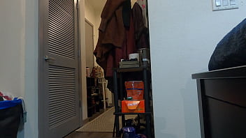 Hot slut shows how she sucks cock