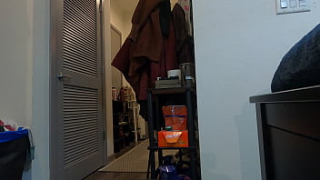 Hot slut shows how she sucks cock